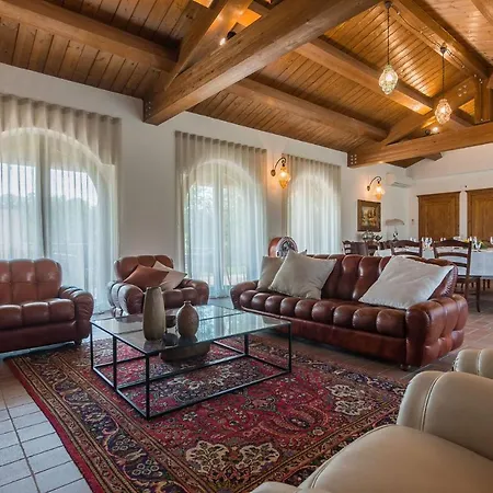 Flavia Villa *